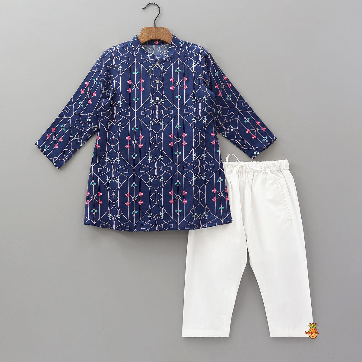 Floral Printed Kurta With Pocket Detail Pyjama