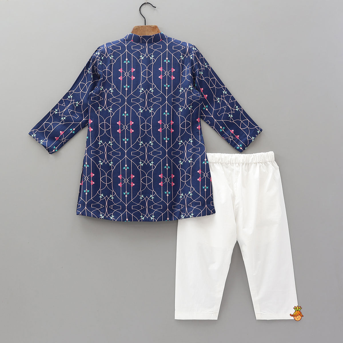 Floral Printed Kurta With Pocket Detail Pyjama
