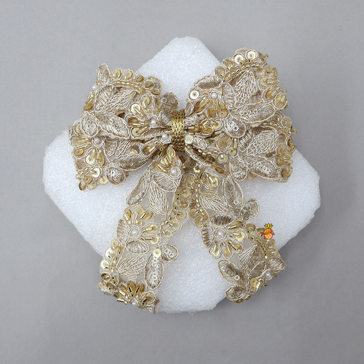 Embroidered Eye-Catching Lace Hair Clip
