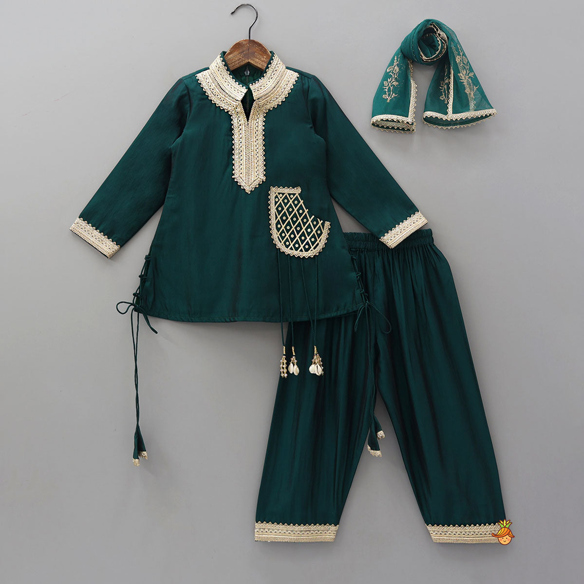 Elegant Lace Detailed Kurta With Farshi Salwar And Dupatta