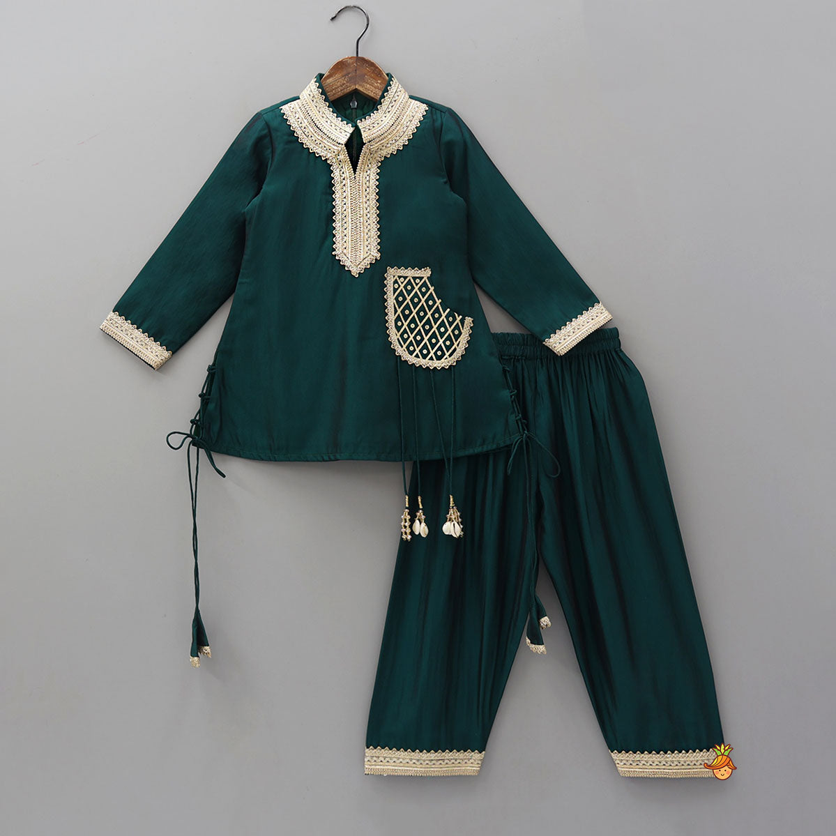 Elegant Lace Detailed Kurta With Farshi Salwar And Dupatta