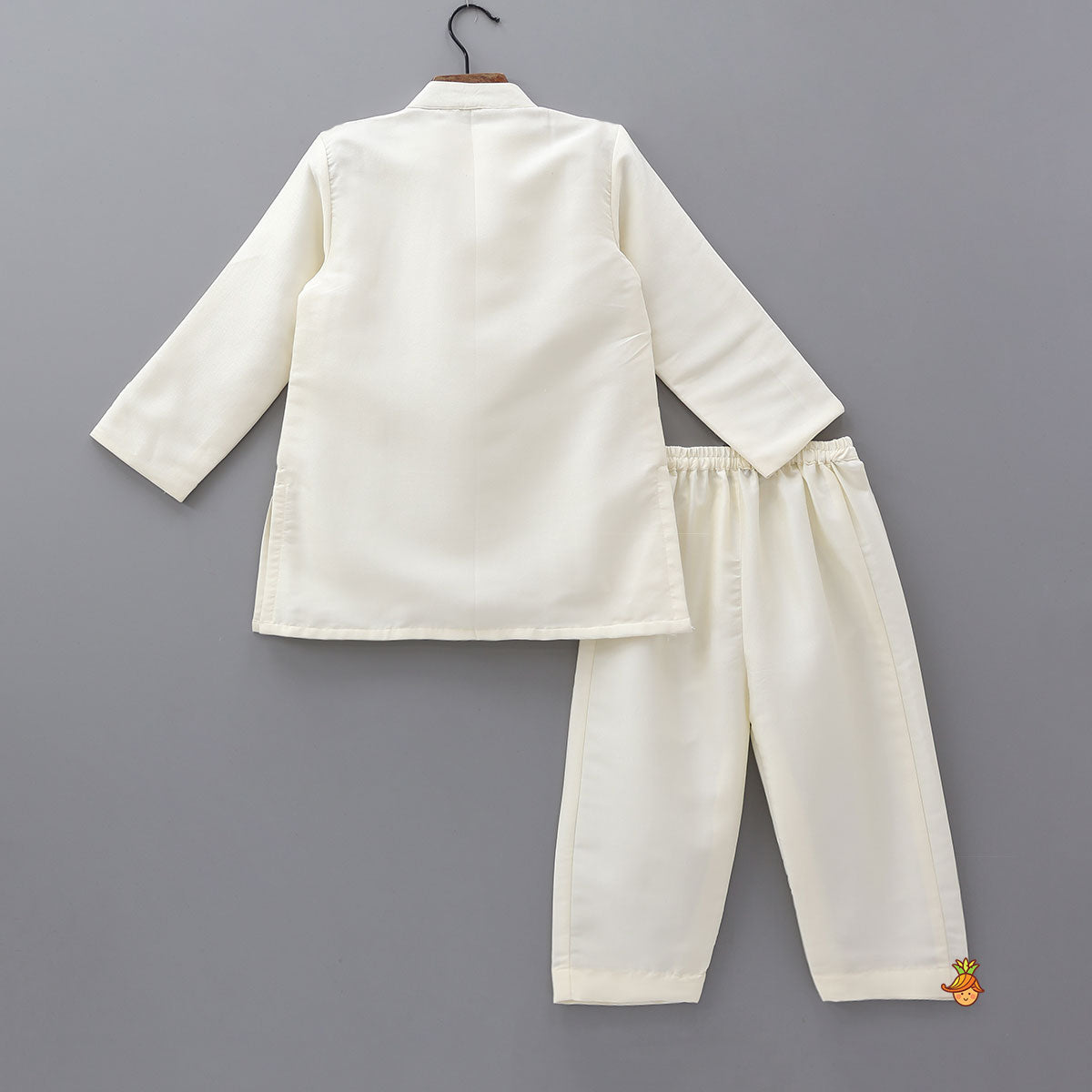 Thread Embroidered Yoke Ethnic Kurta With Pyjama