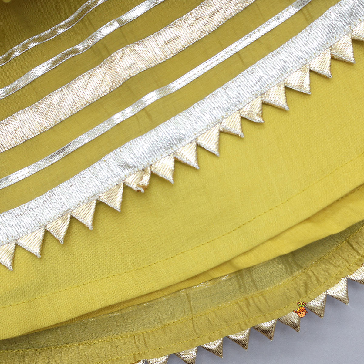 Elegant Tassel Enhanced Kurti With Wide-Leg Palazzo