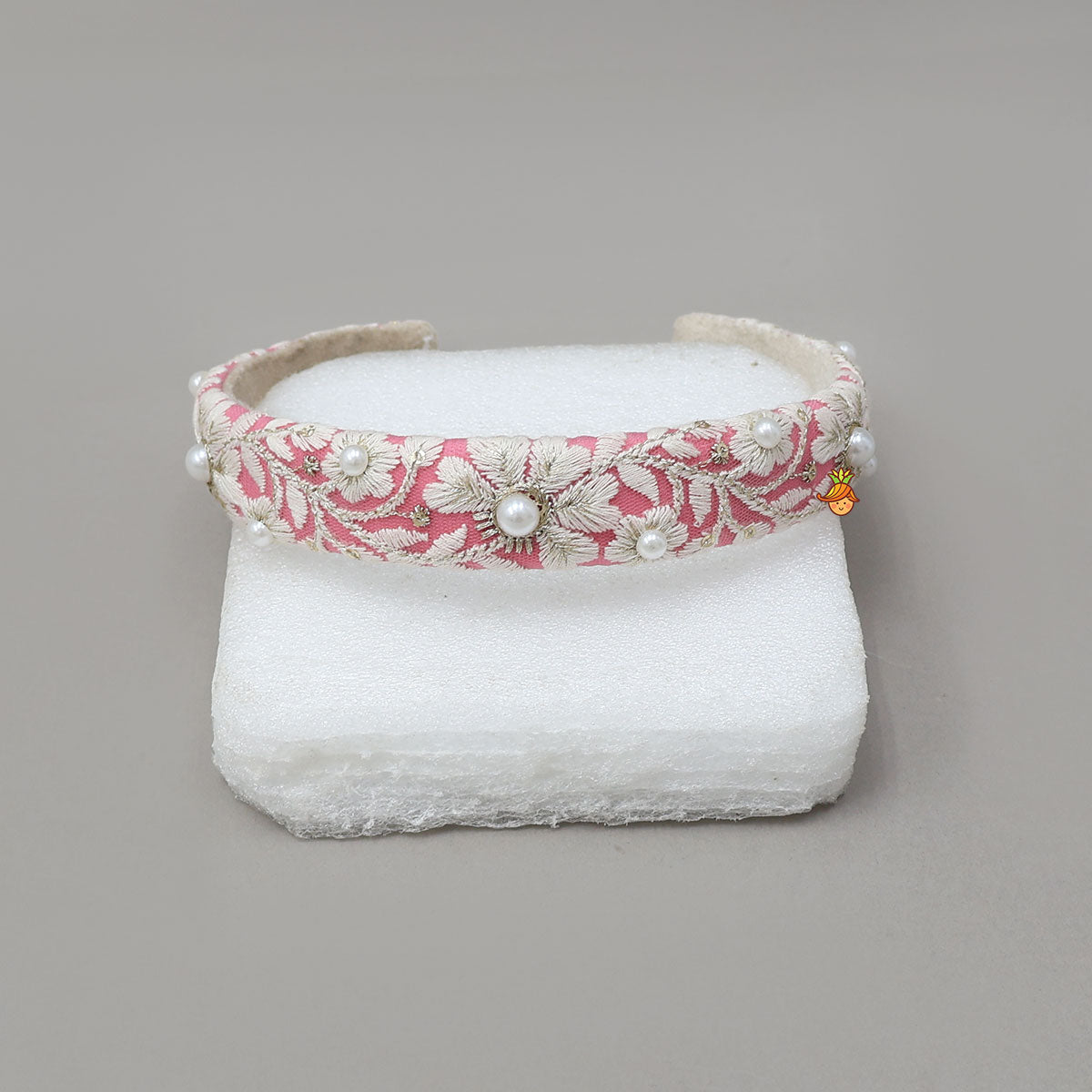 Decorative Thread Embroidered Elegant Hairband