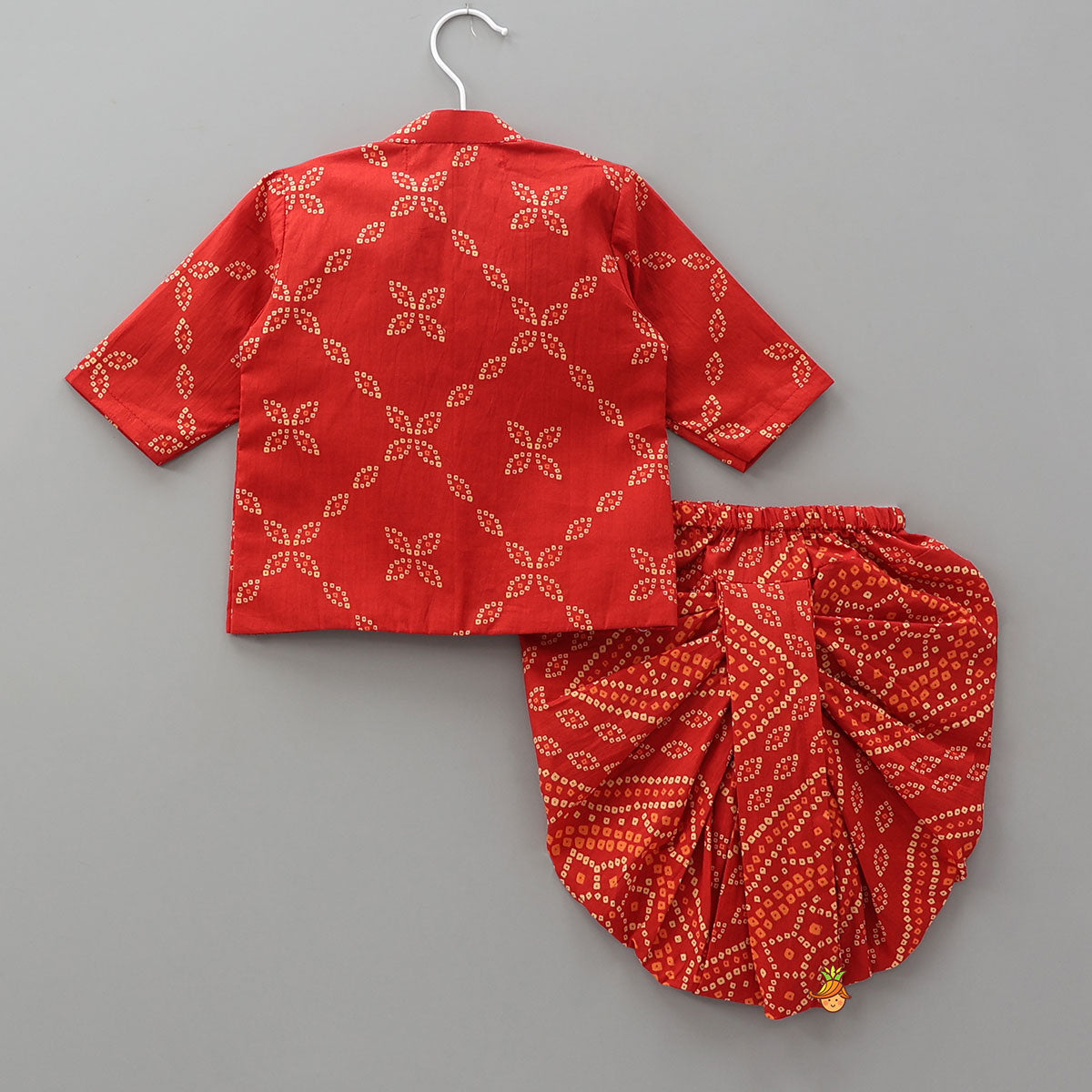 Bandhani Printed Ethnic Kurta And Matching Dhoti With Cap And Booties