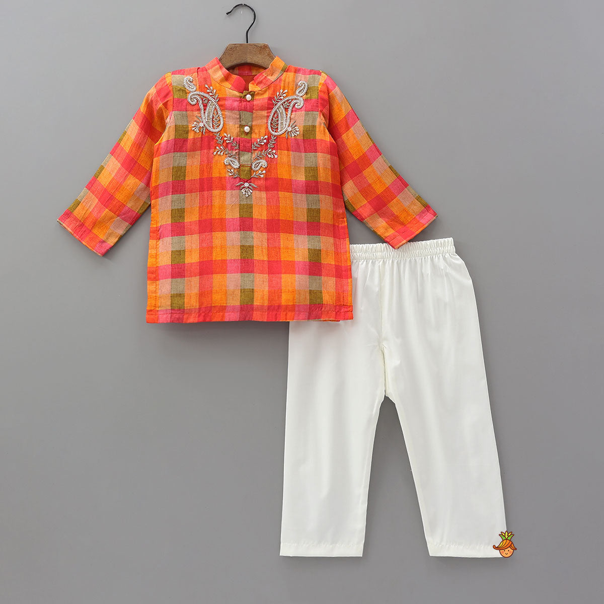 Paisley Zardozi Butti Embroidered Checked Kurta With Pyjama