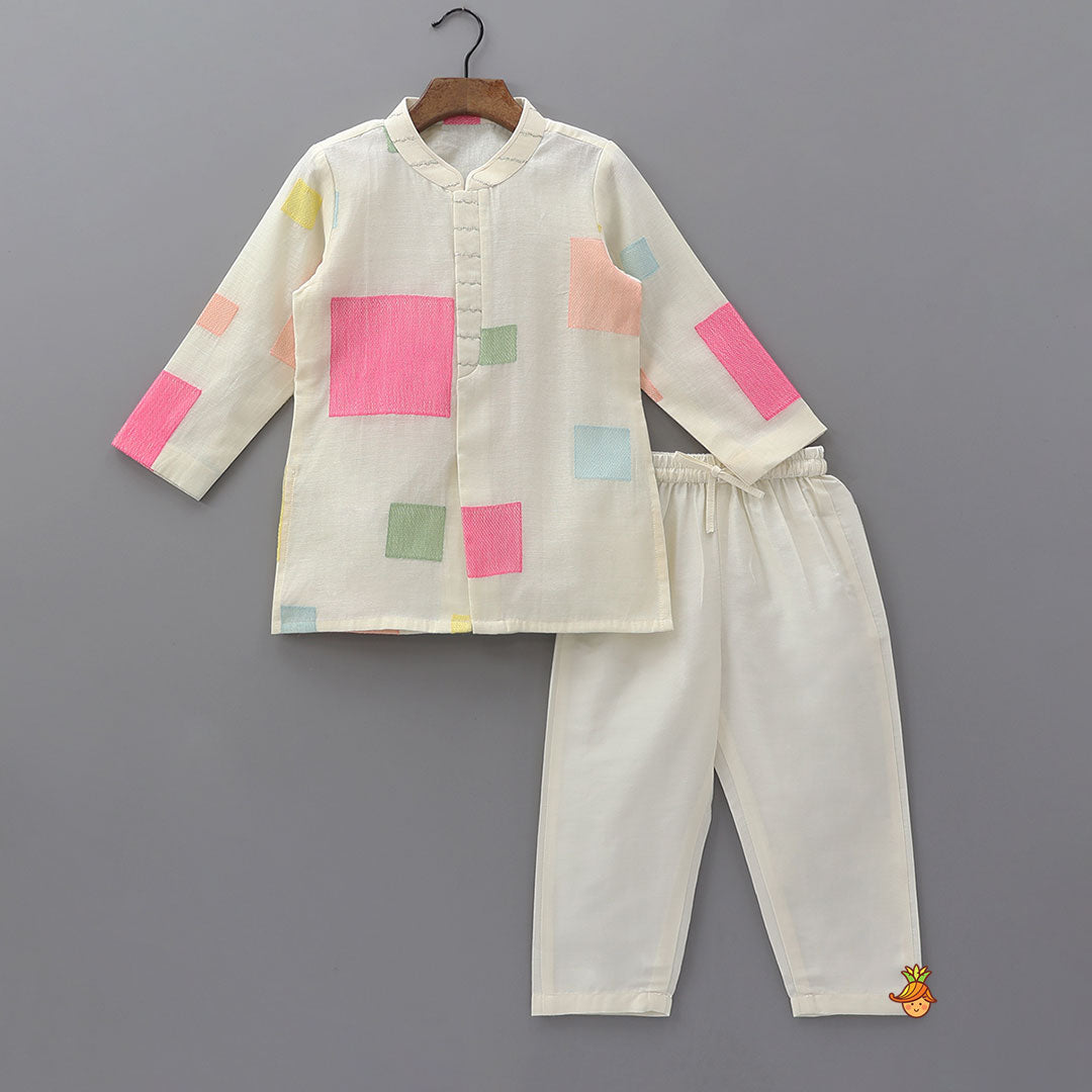 Geometric Embroidered Kurta With Pyjama