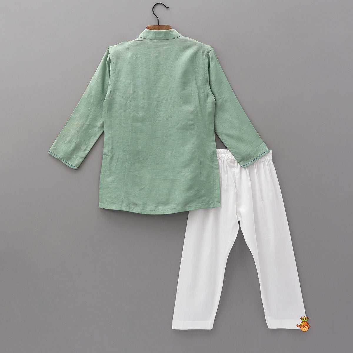 Contrast Lace Accent Kurta And Pyjama