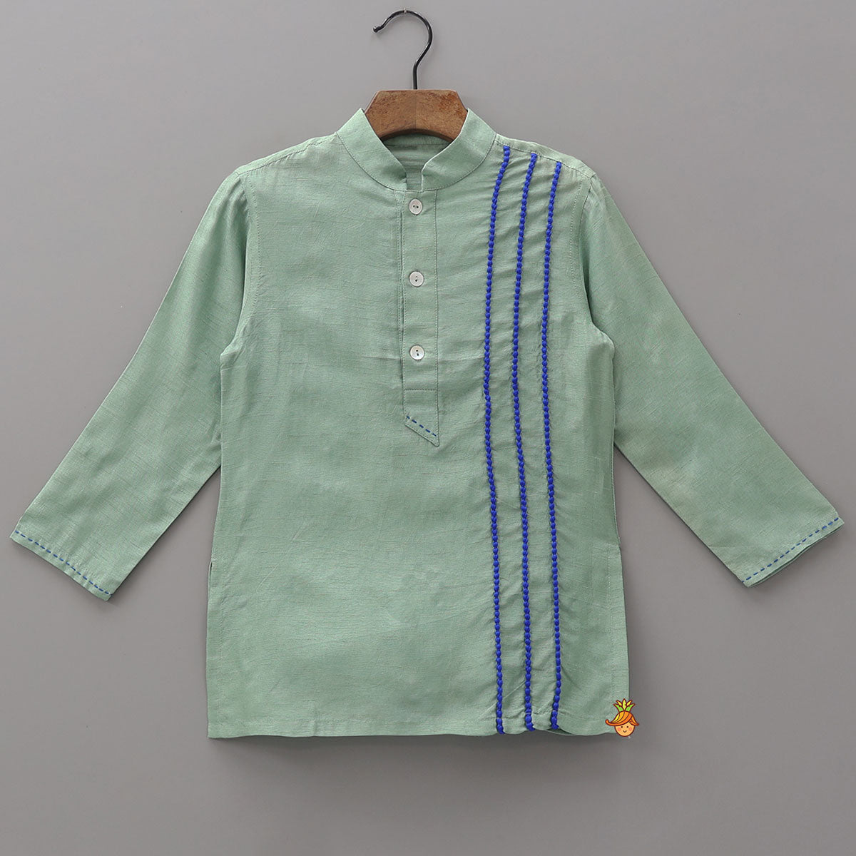 Contrast Lace Accent Kurta And Pyjama