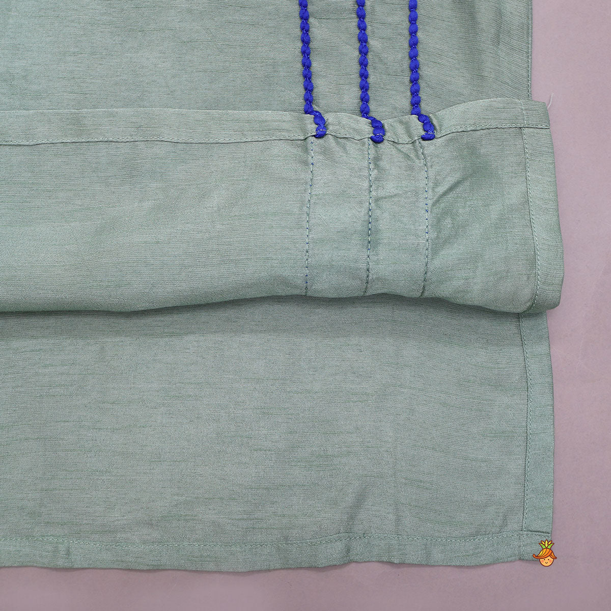 Contrast Lace Accent Kurta And Pyjama