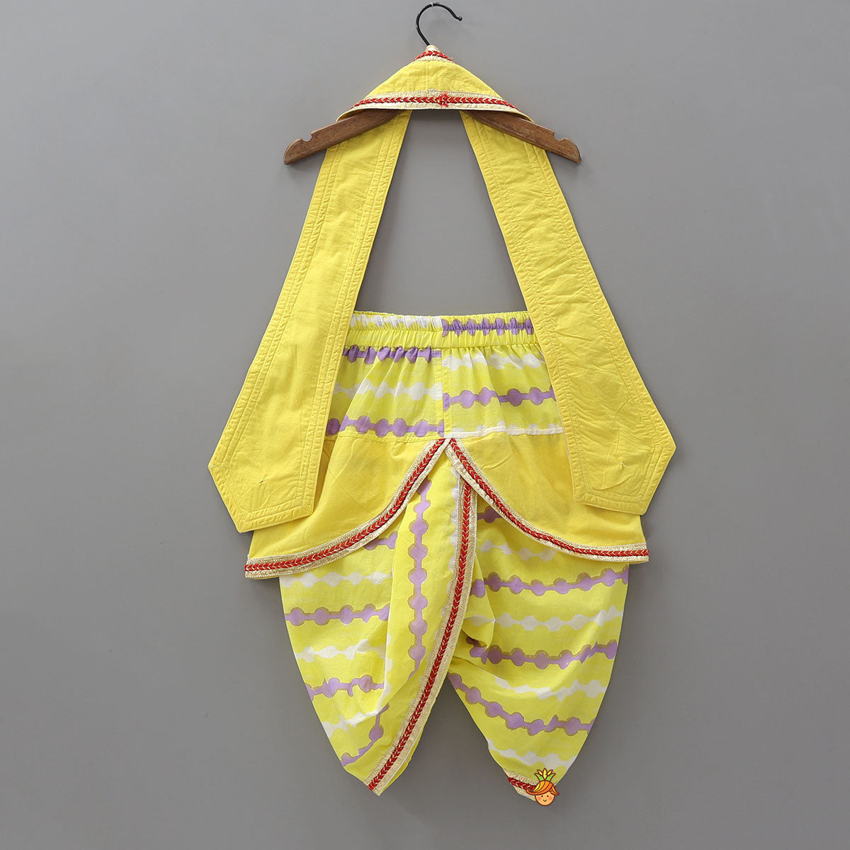 Festive Dhoti Set With Matching Stole And Mukut