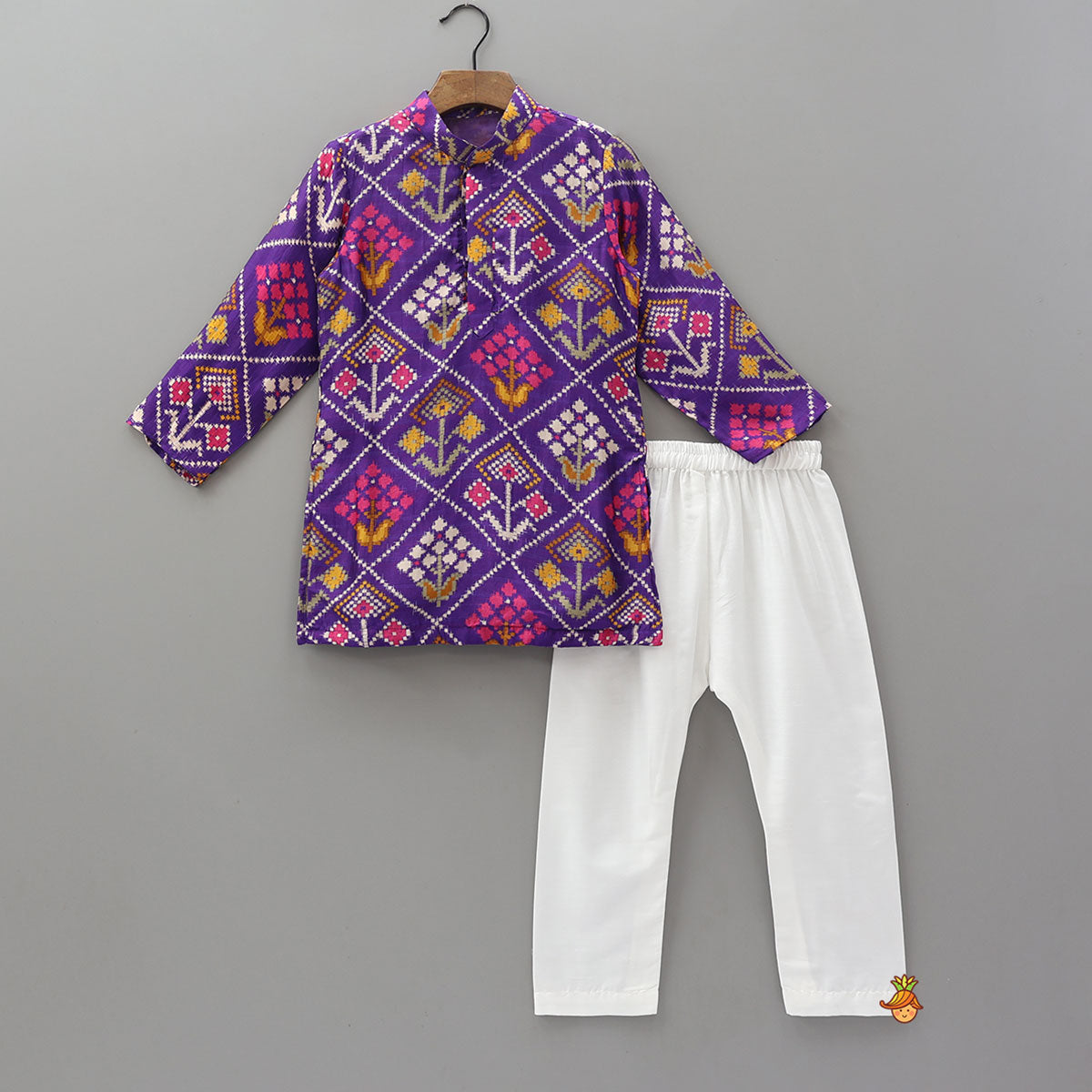 Floral Geometric Printed Kurta With Jacket And Pyjama