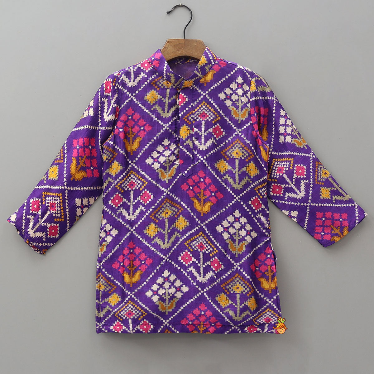 Floral Geometric Printed Kurta With Jacket And Pyjama
