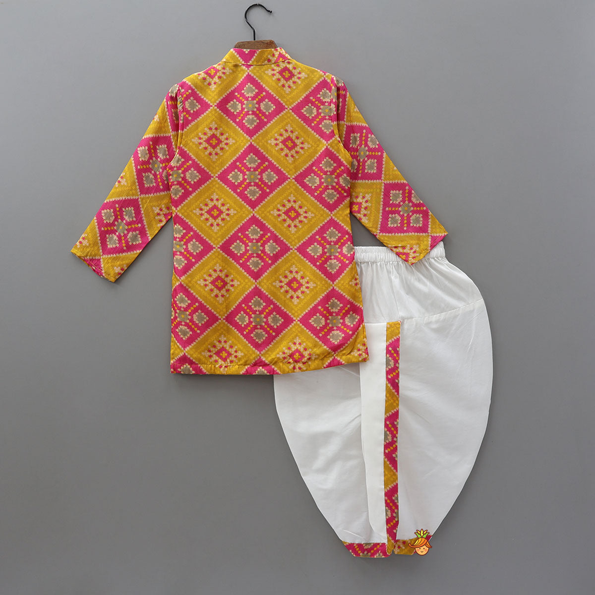 Geometric Printed Kurta And Dhoti