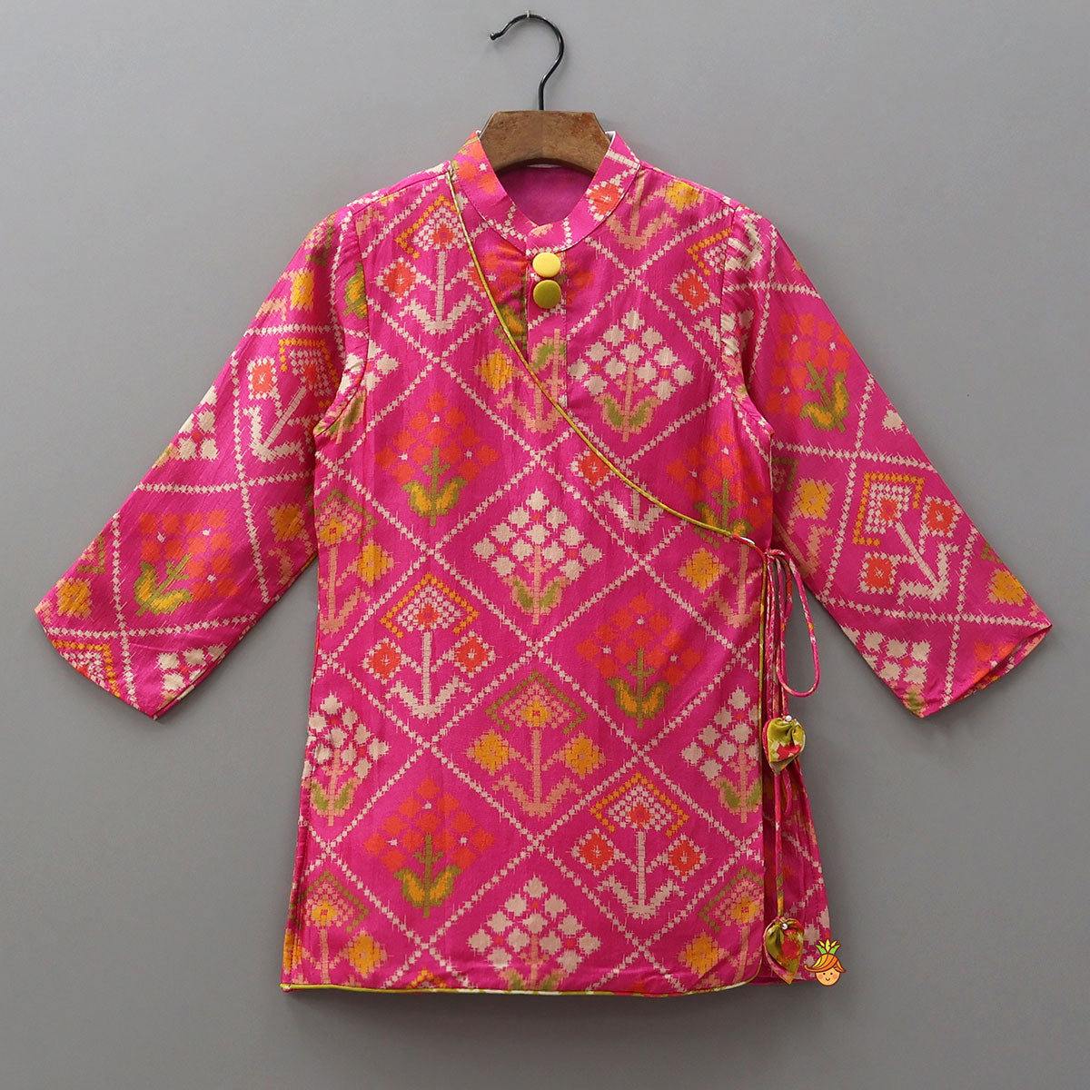Side Knot Style Kurta And Pyjama
