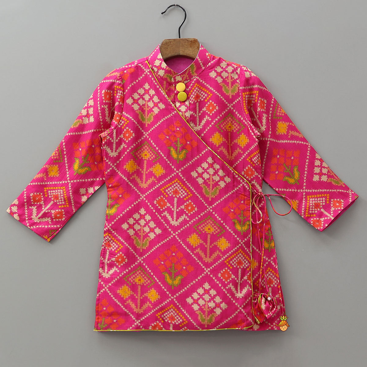 Side Knot Style Kurta And Pyjama