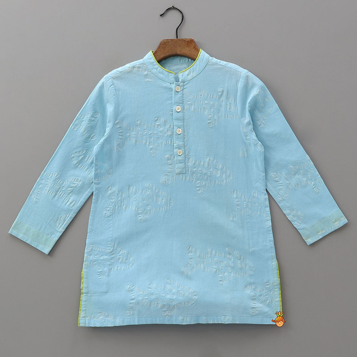 Embossed Pattern Kurta And Pyjama