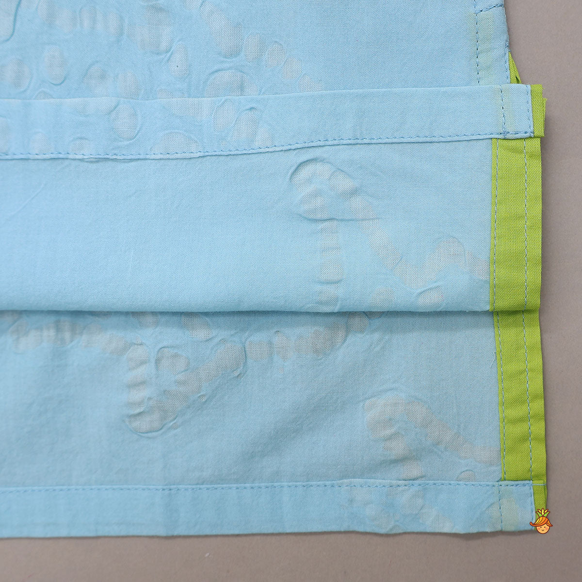 Embossed Pattern Kurta And Pyjama