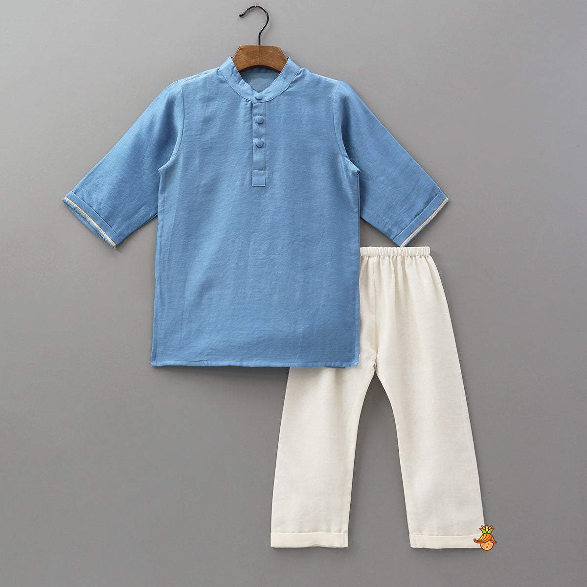 Traditional Kurta With Printed Jacket And Pyjama