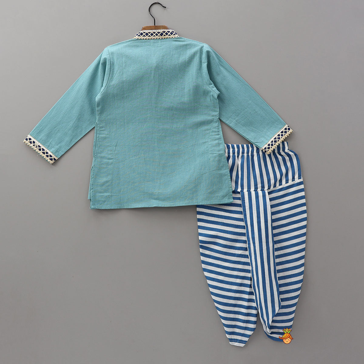 Patch Pocket Lace Detailed Kurta With Striped Dhoti