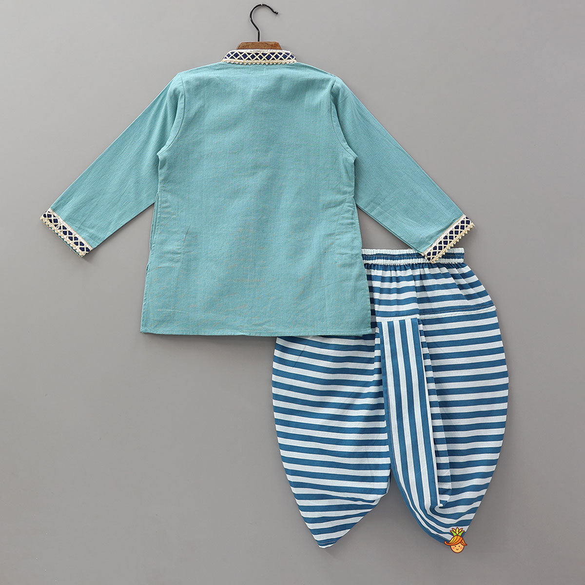 Patch Pocket Lace Detailed Kurta With Striped Dhoti