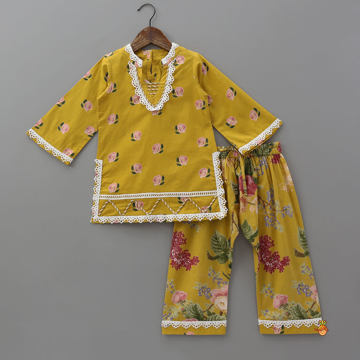 Hand Block Floral Printed Lace Detailed Kurti With Pants