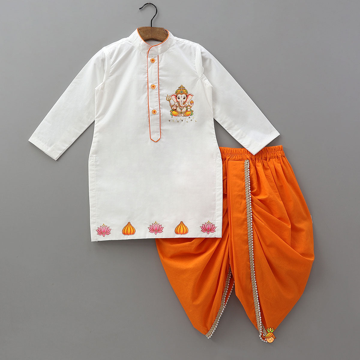 Ganesha Motif Kurta With Embellished Dhoti