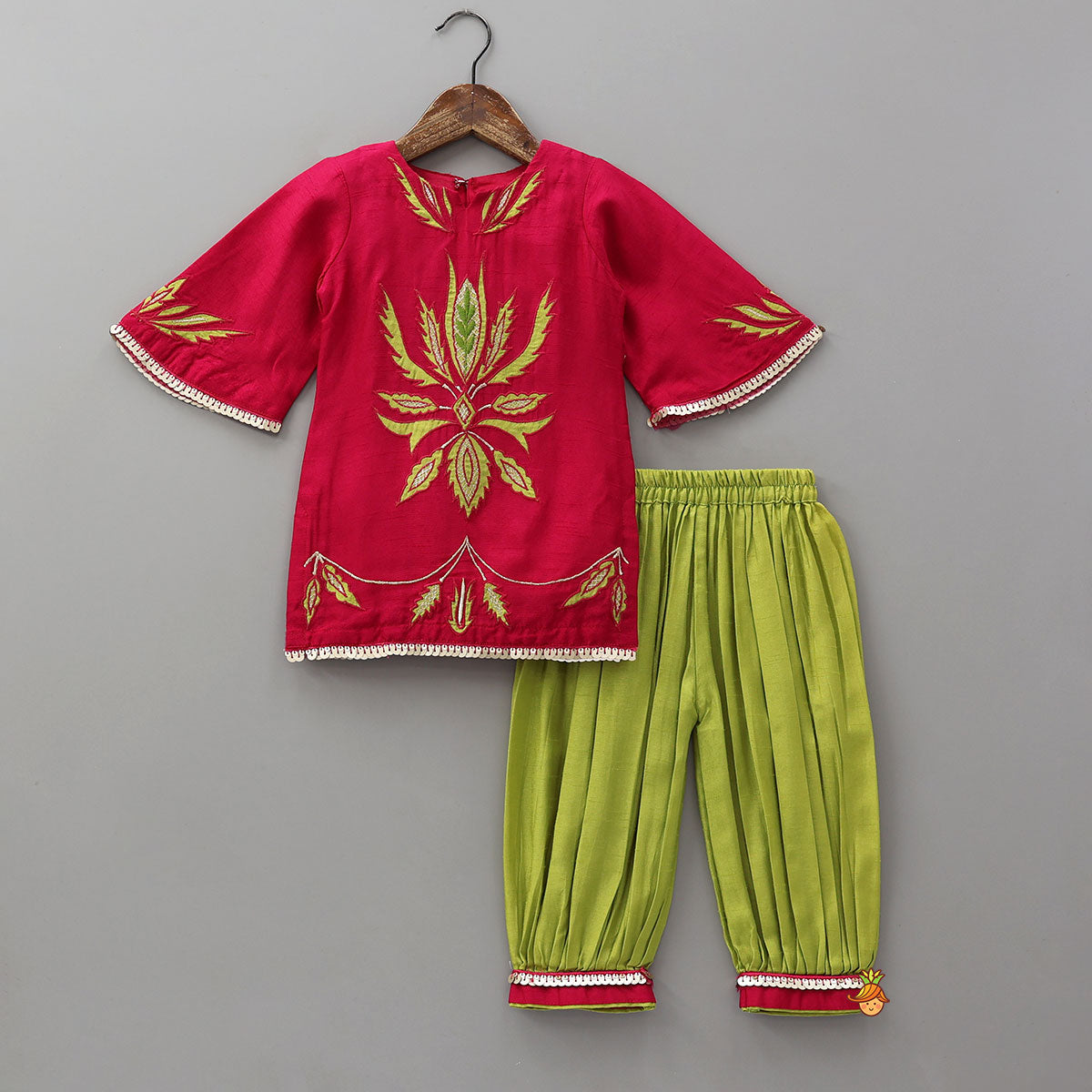 Floral Zari Detailed Kurti With Pleated Pants And Dupatta
