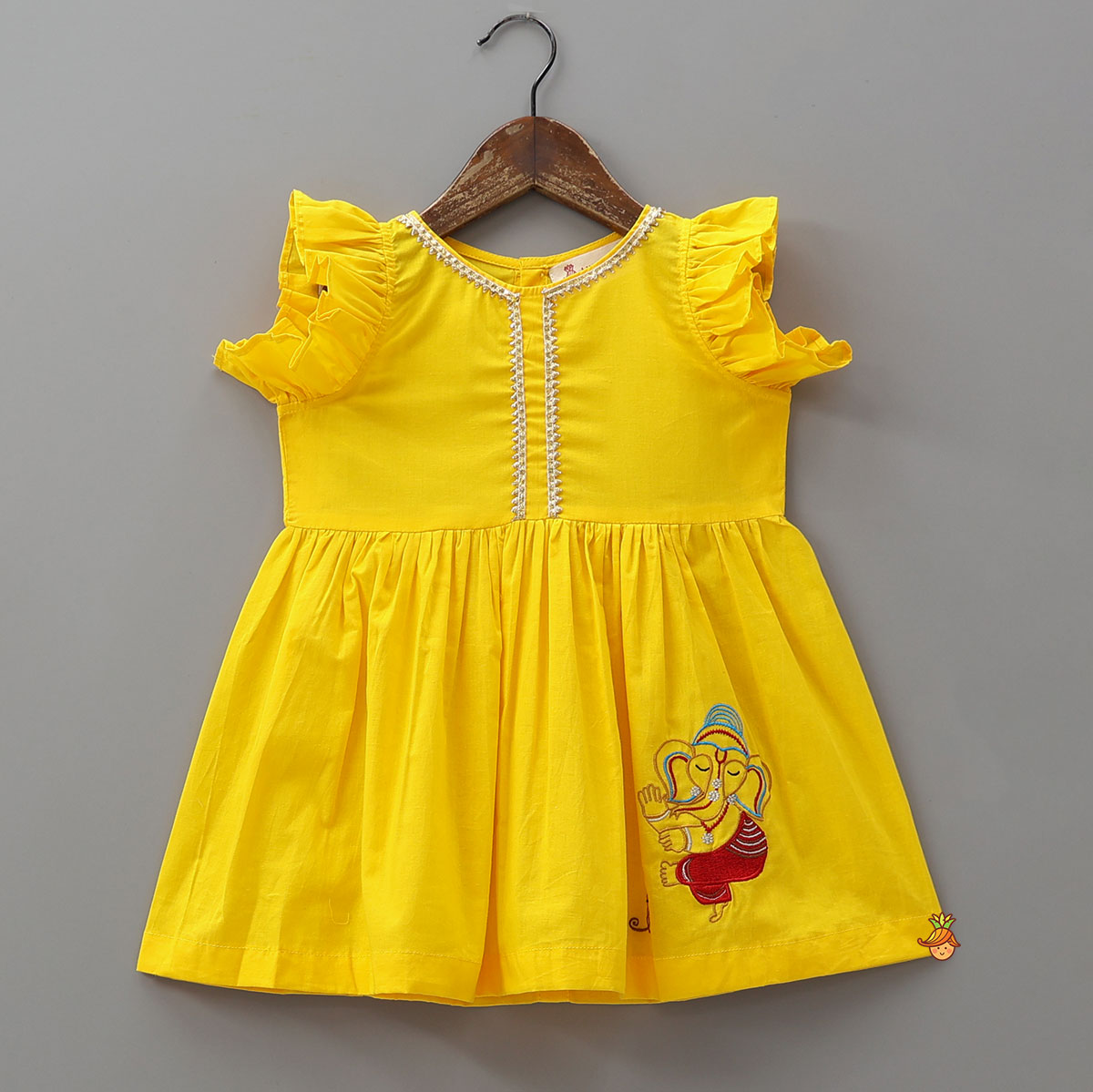 Ganesh Motif Embroidered Kurti And Dhoti