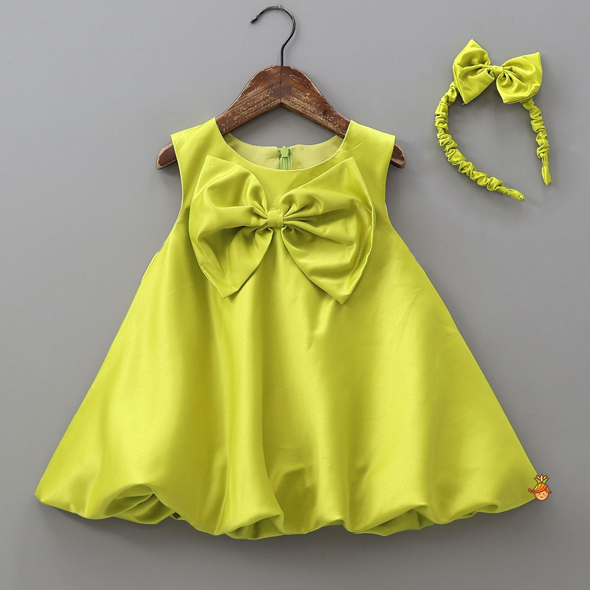 Elegant Bow Adorned Dress With Matching Gathered Hair Band
