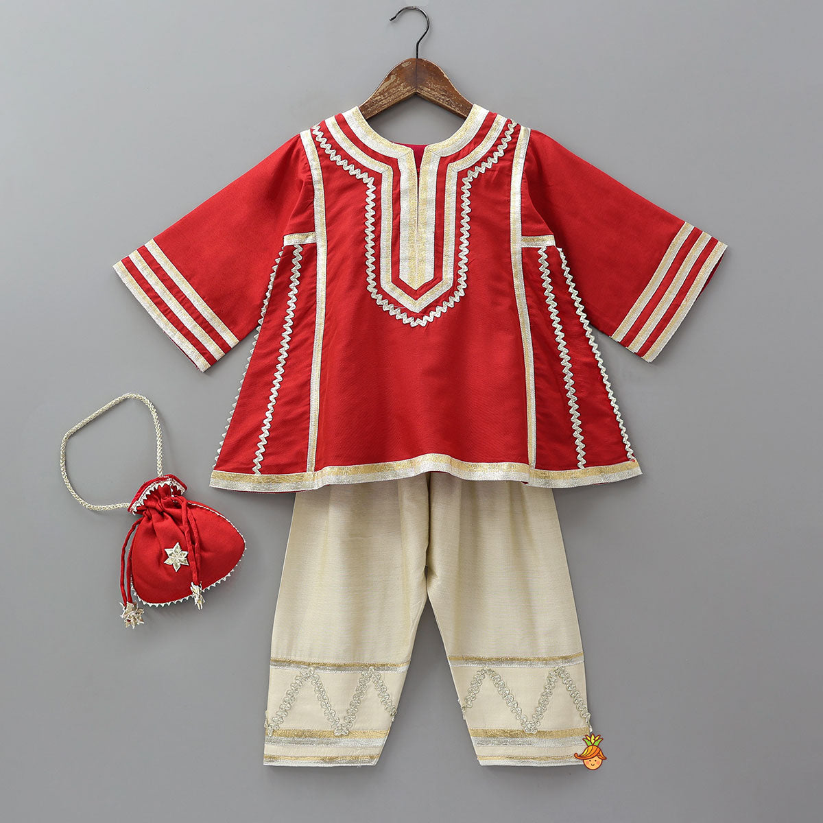 Lace Highlighted Kurti And Farshi Salwar With Potli Bag
