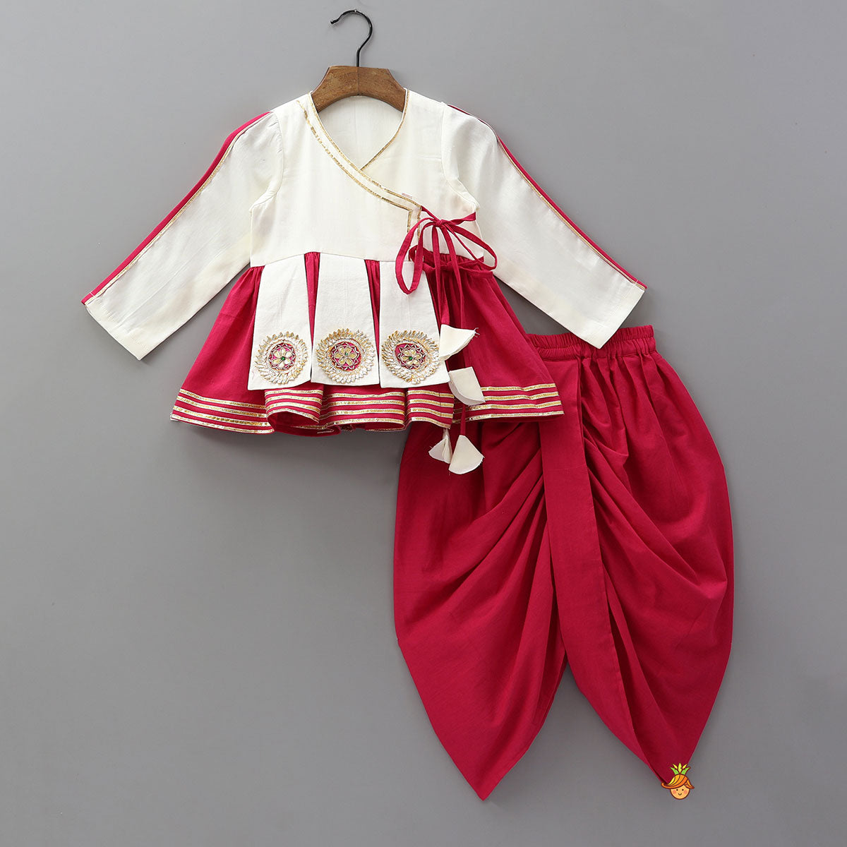 Lace Detailed Kediya With Dhoti And Matching Turban