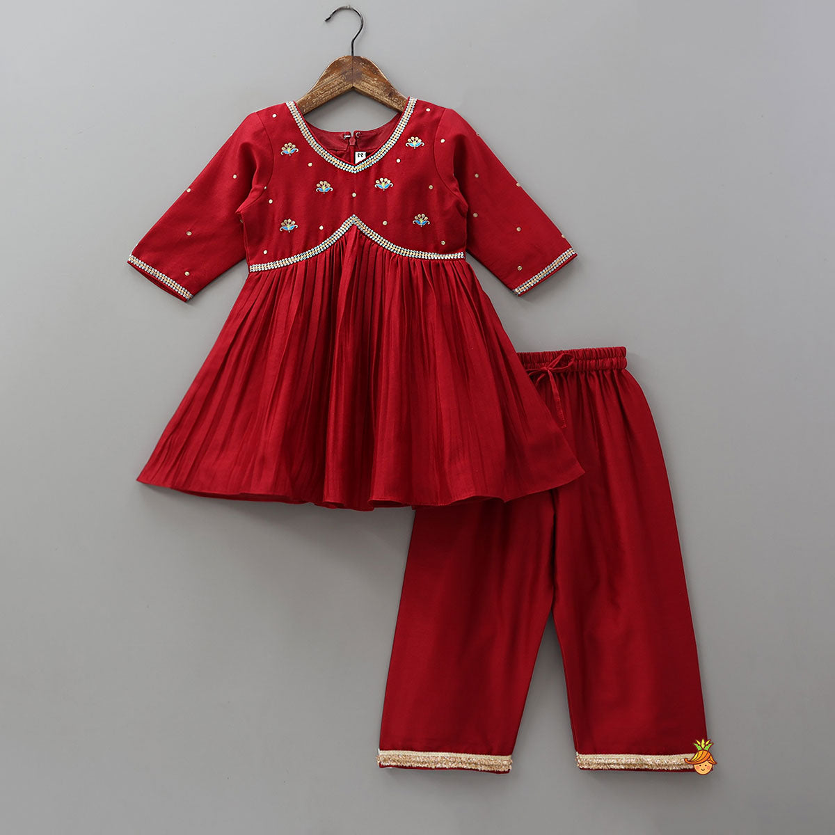 Booti Work Pleated Graceful Kurti And Pant