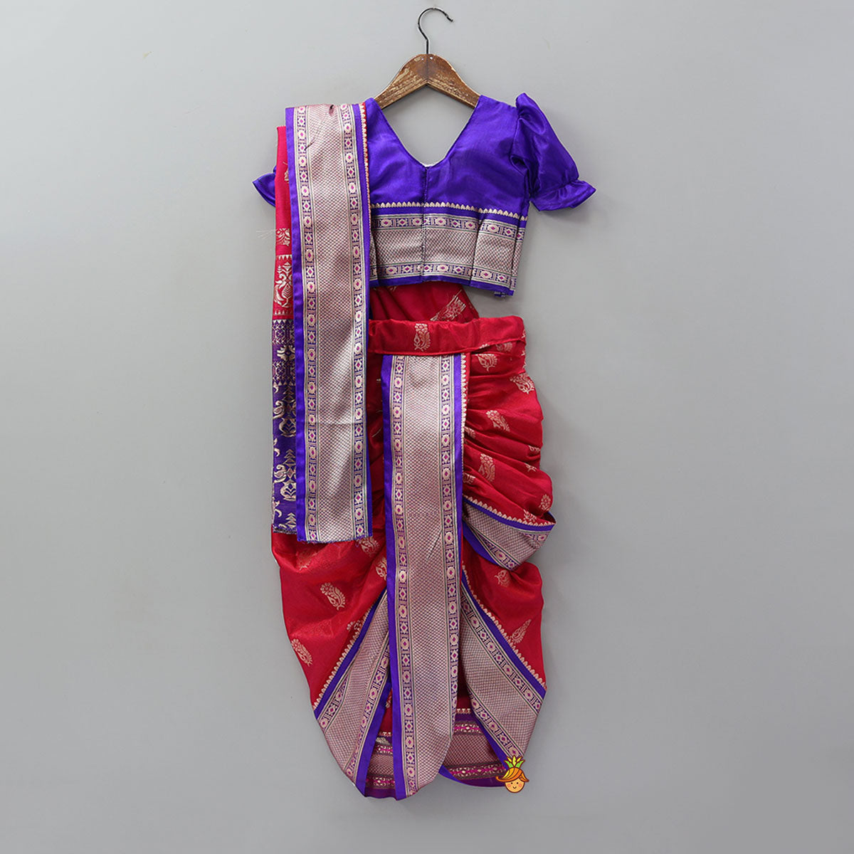 Beautiful Pre Draped Nauvari Saree With Puff Sleeved Top