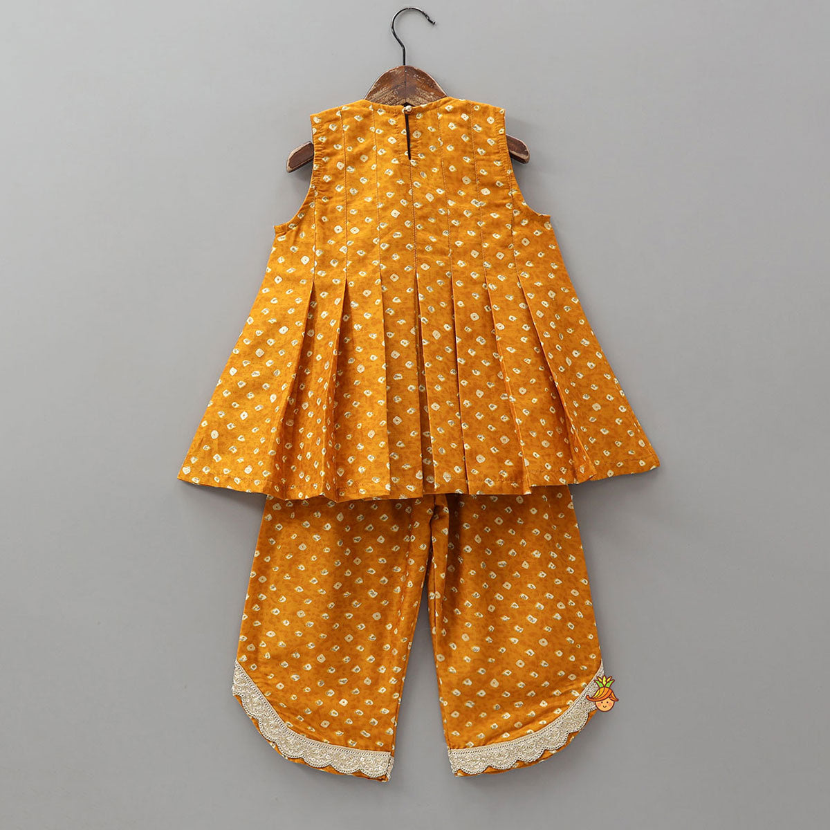 Box Pleated Bandhani Printed Ethnic Kurti And Stylish Pant With Potli Bag