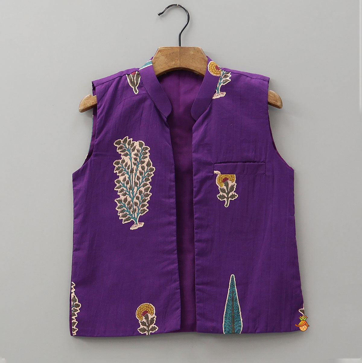 Thread Work Front Placket Cotton Ethnic Kurta With Open Jacket And Pyjama