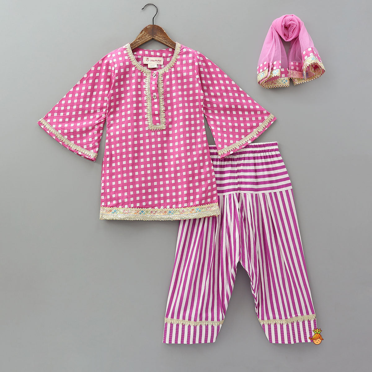 Checks Printed Bell Sleeve Kurti And Salwar With Dupatta