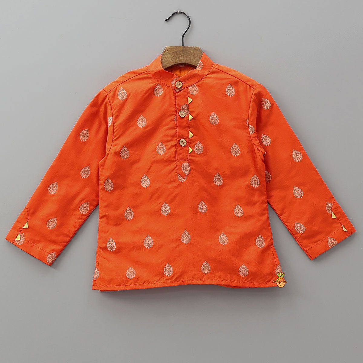 Motif Work Kurta And Pocket Detail Pyjama