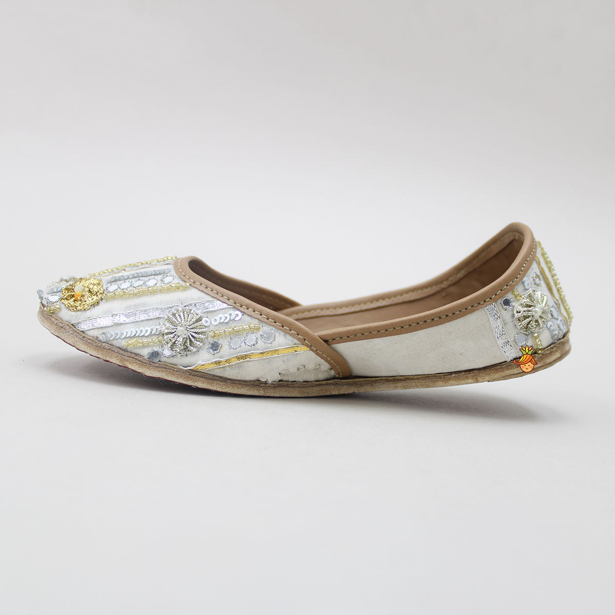 Gota Flower And Sequin Work Ivory Jutti