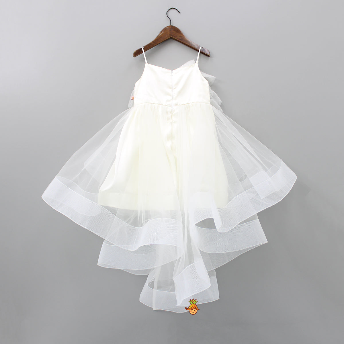 Stylish Off White Trail Dress With Bowie Pearl String Hair Clip