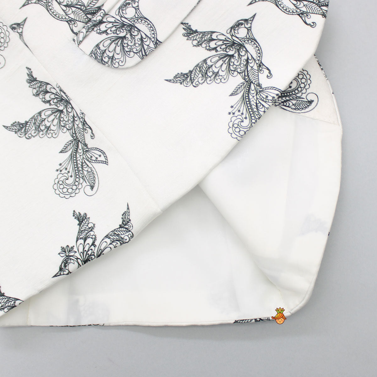 Dual Pocket Detail White And Black Bird Printed Blazer