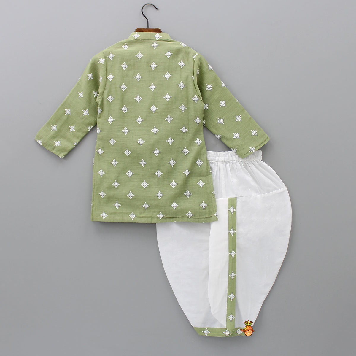 Elegant Green Embroidered Kurta And Dhoti