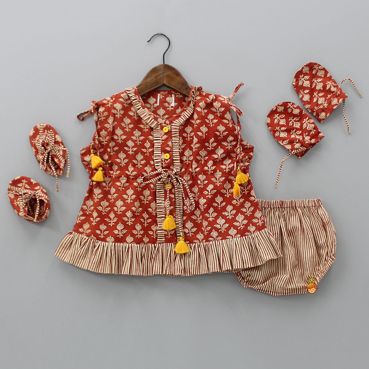 Printed Jaamna Set With Matching Booties And Mittens