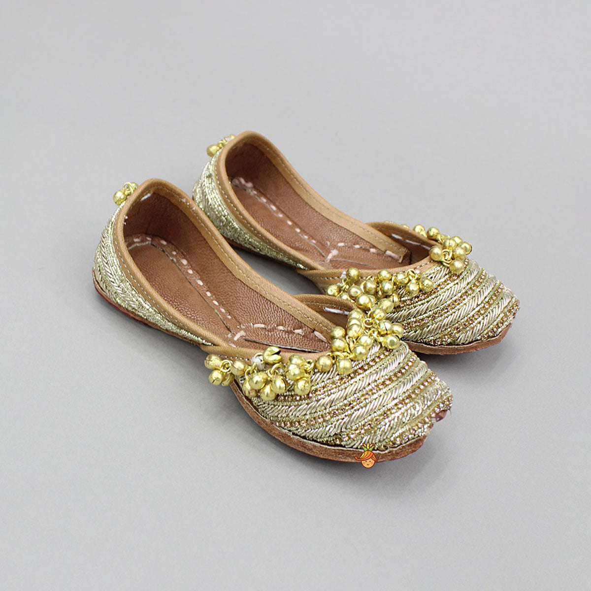Zardozi Embroidered Bells Adorned Jutti