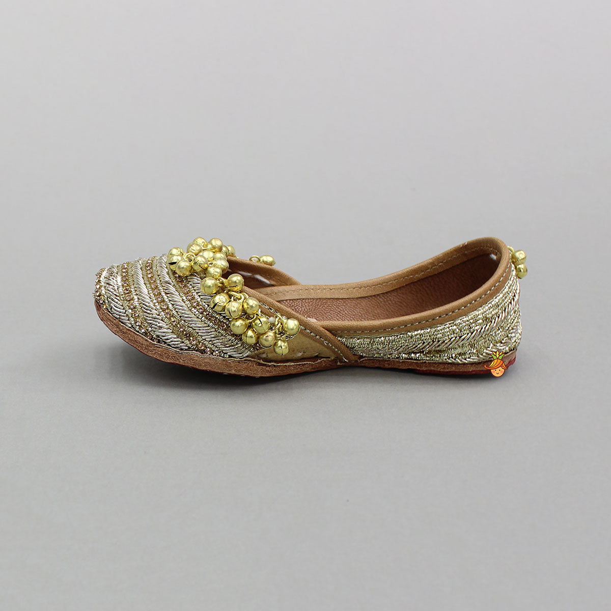 Zardozi Embroidered Bells Adorned Jutti