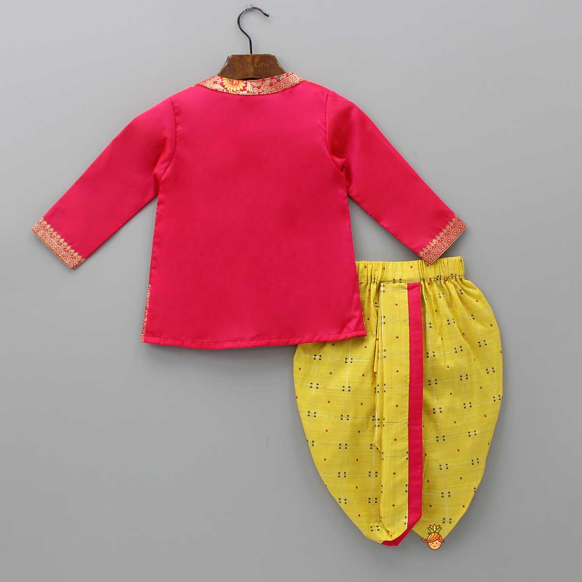 Ethnic Brocade Enhanced Pink Kurta With Booti Embroidered Dhoti