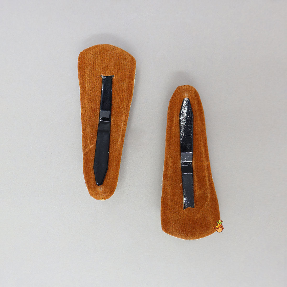 Glamorous Off White Hair Clip