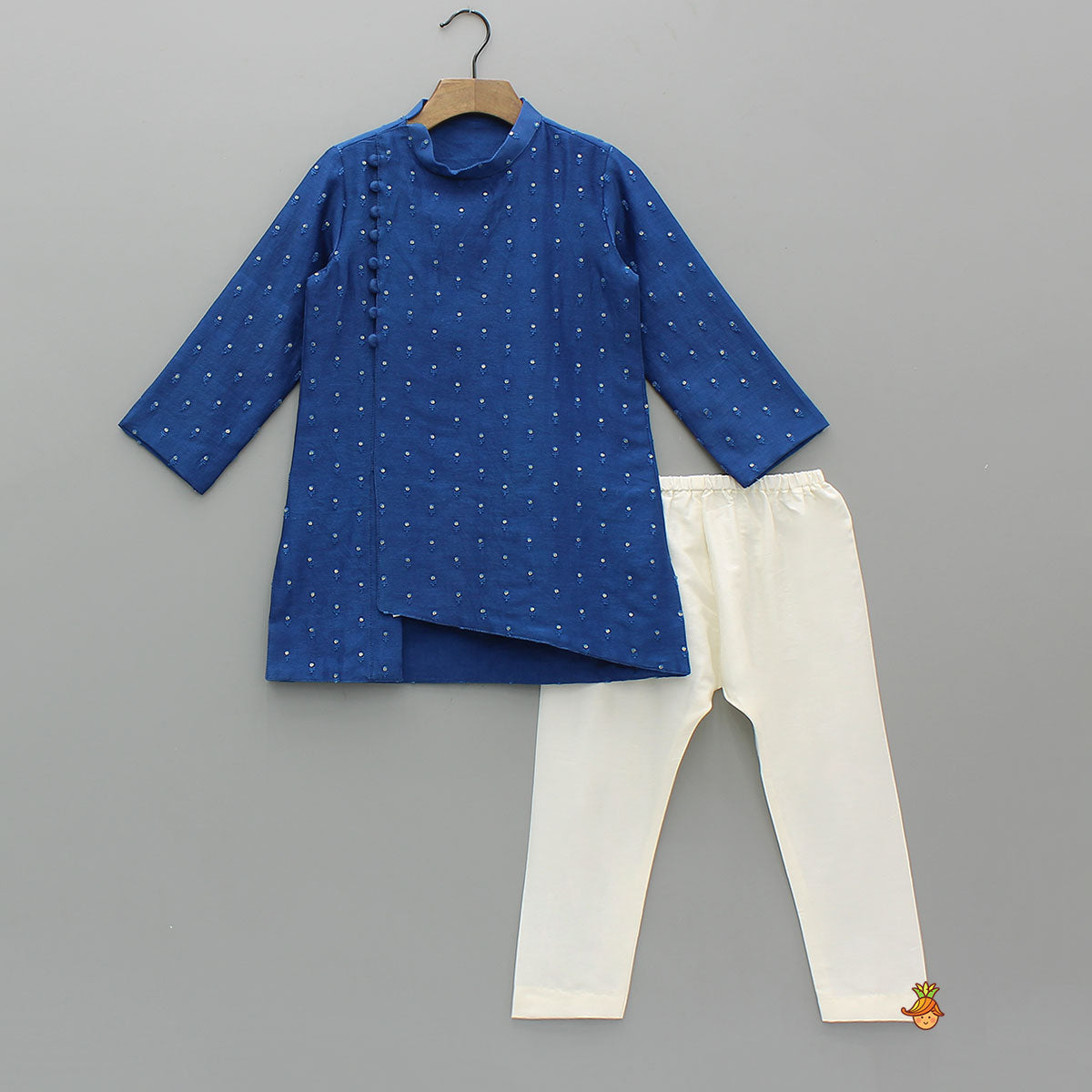 Booti Embroidered Kurta With Off White Pyjama