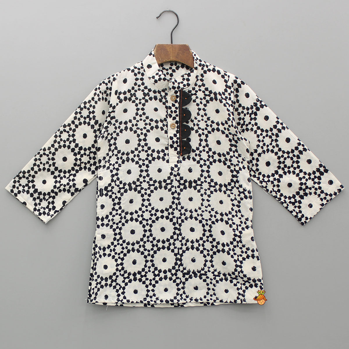 Printed Black And White Kurta With Pyjama