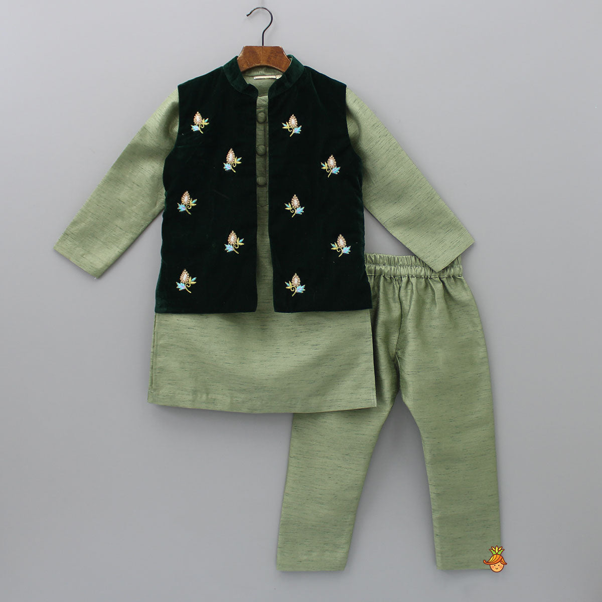 Pre Order: Ethnic Kurta With Embroidered Velvet Jacket And Pyjama